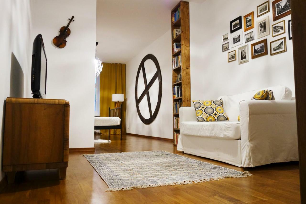 Apartament Skorpion Centrum Sanok Buitenkant foto